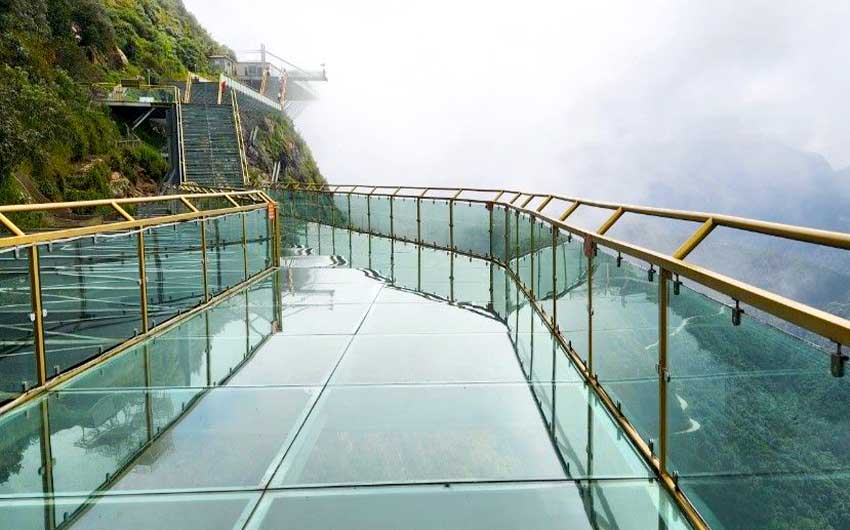 龍雲玻璃天空步道